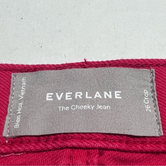 EVERLANE The Cropped Cheeky Jean In Red. 26" Inseam. Button Fly Size: 26 - Picture 9 of 9